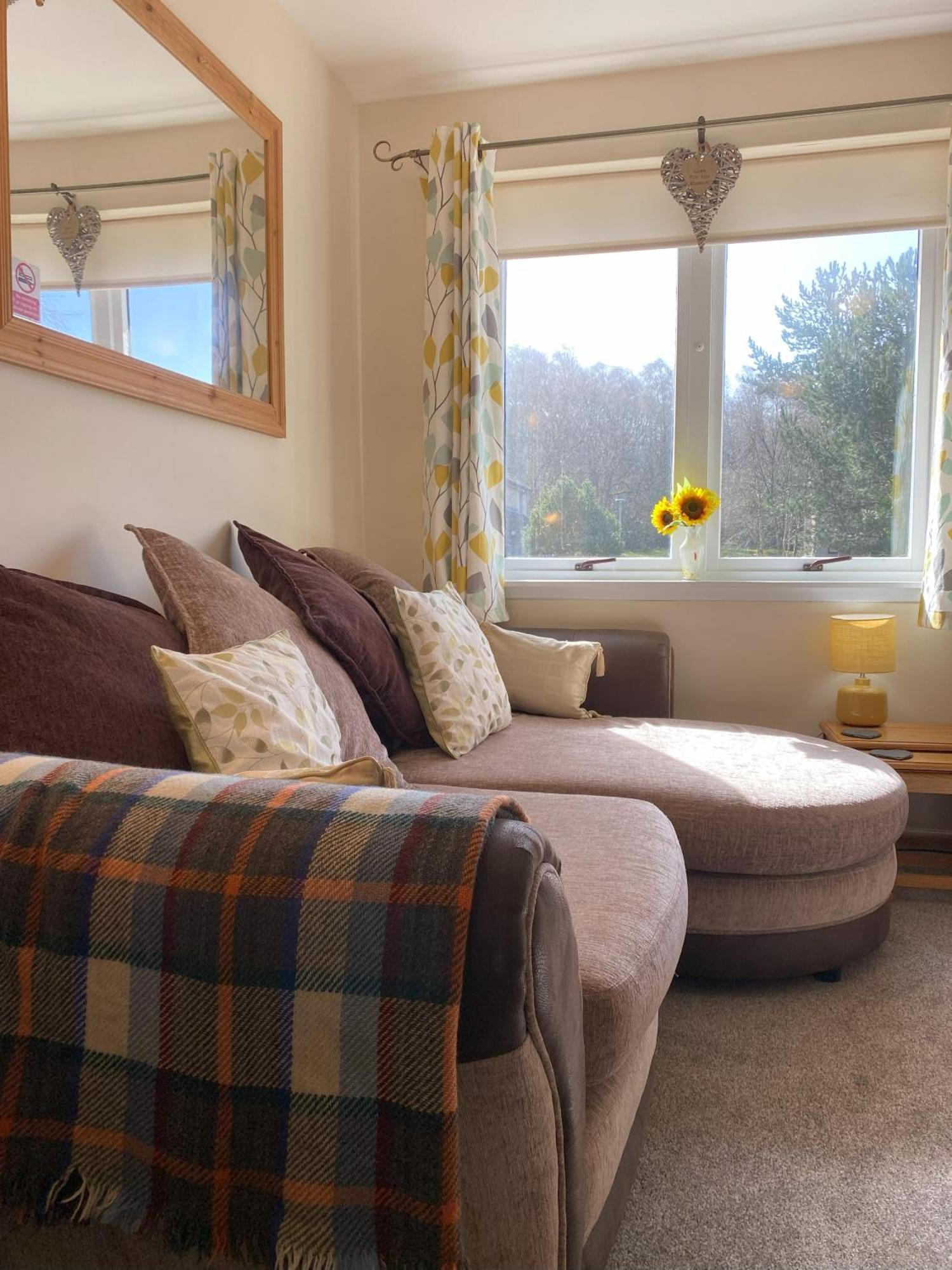 Treetops - Bright 2 Bed Flat - Super Location Appartement