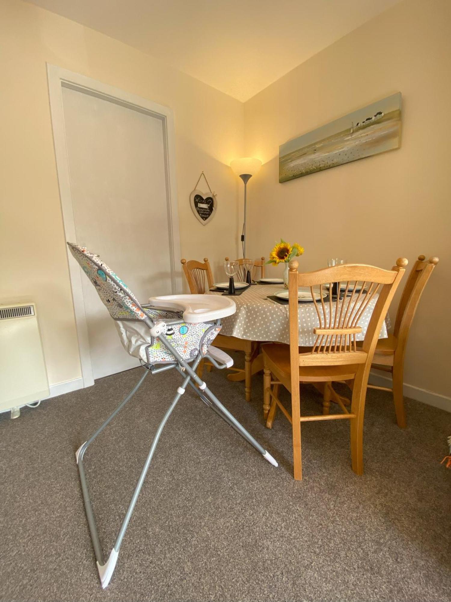 Treetops - Bright 2 Bed Flat - Super Location Appartement *